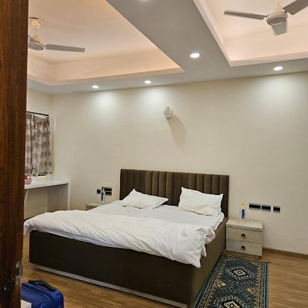 Villa In Vrindavan, Hare Krishna M Exteriér fotografie