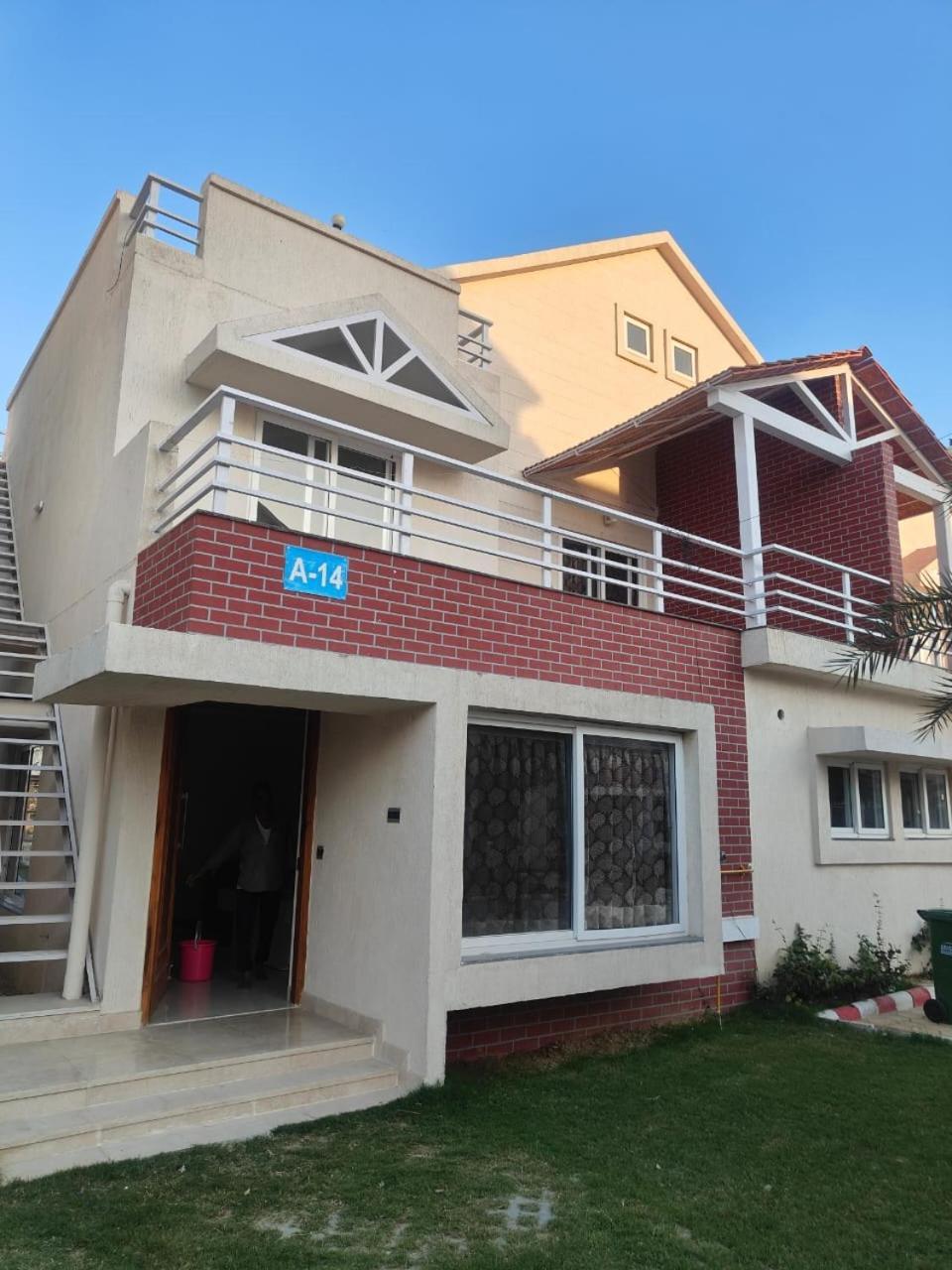 Villa In Vrindavan, Hare Krishna M Exteriér fotografie