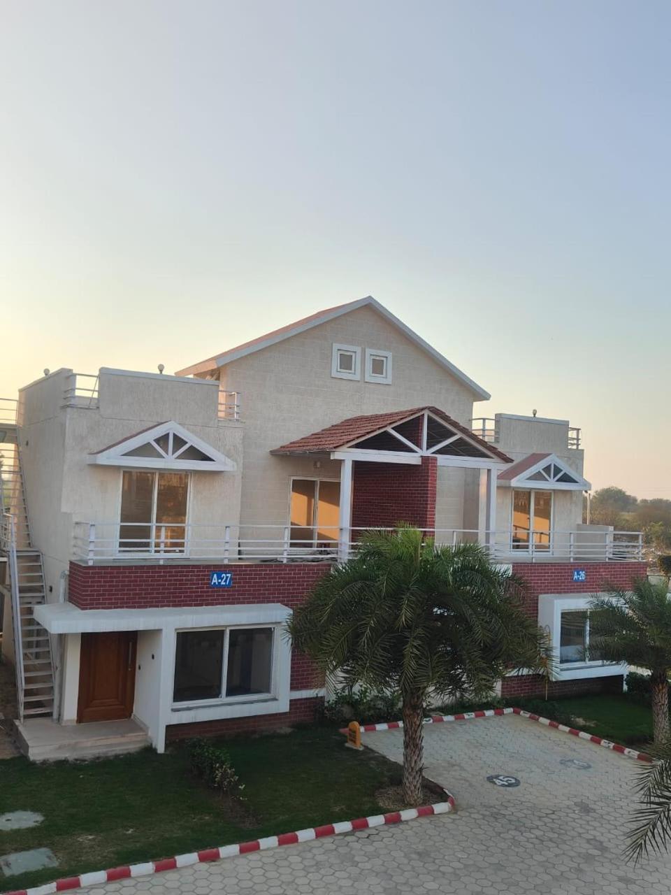 Villa In Vrindavan, Hare Krishna M Exteriér fotografie